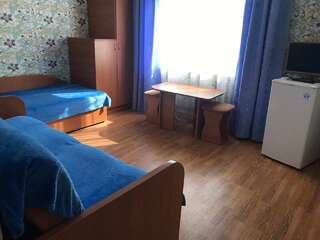 Гостиница Guest house Apelsin Саки Стандартный трехместный номер-8