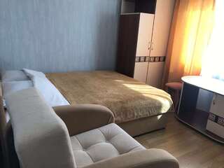 Гостиница Guest house Apelsin Саки Стандартный трехместный номер-6