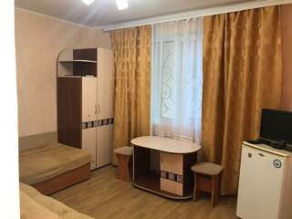 Гостиница Guest house Apelsin Саки Стандартный трехместный номер-4